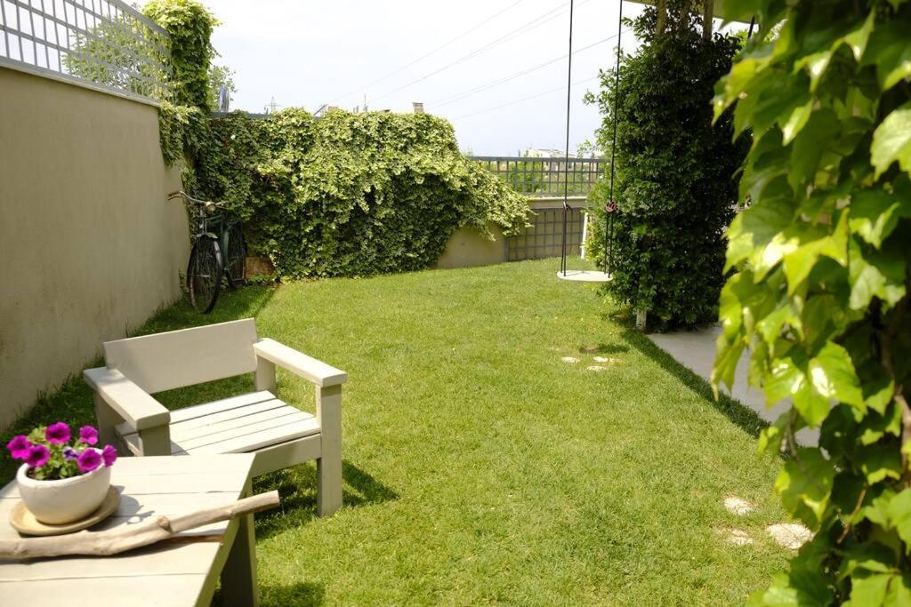 Apartment With Garden In Thessaloniki. Exterior photo